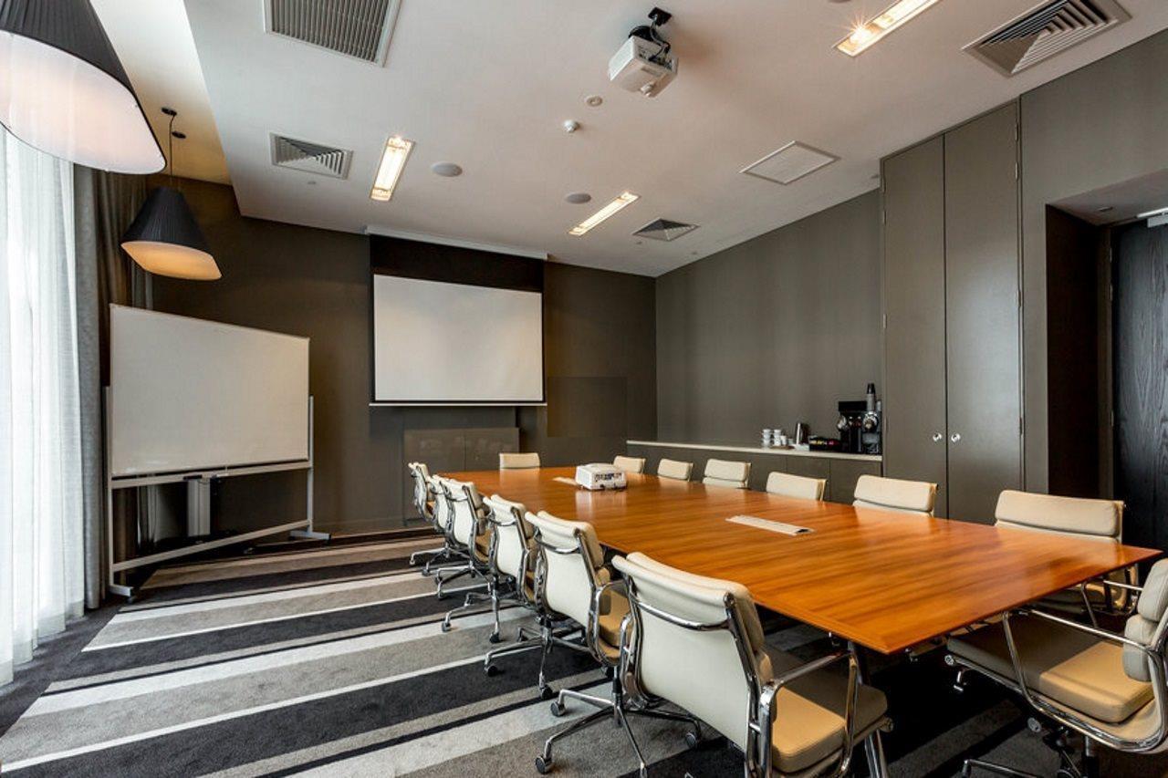 เฟรเซอร์สวีทส์ เพิร์ธ Aparthotel เพิร์ท ภายนอก รูปภาพ Meeting room