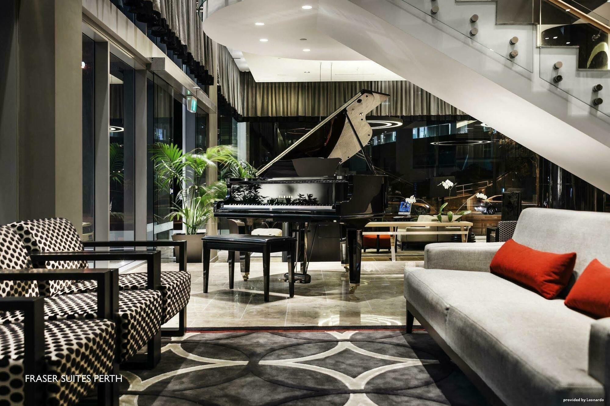 เฟรเซอร์สวีทส์ เพิร์ธ Aparthotel เพิร์ท ภายนอก รูปภาพ The lobby of the hotel